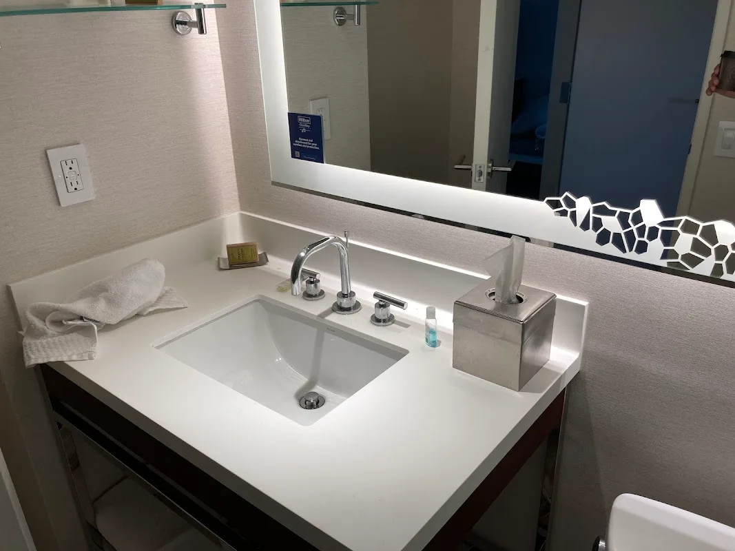 DoubleTree Suites by Hilton Hotel Phoenix 5