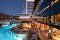 Extensive indoor and outdoor meeting venues