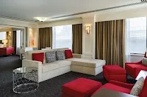 Gastropub and Airy Lounge Onsite