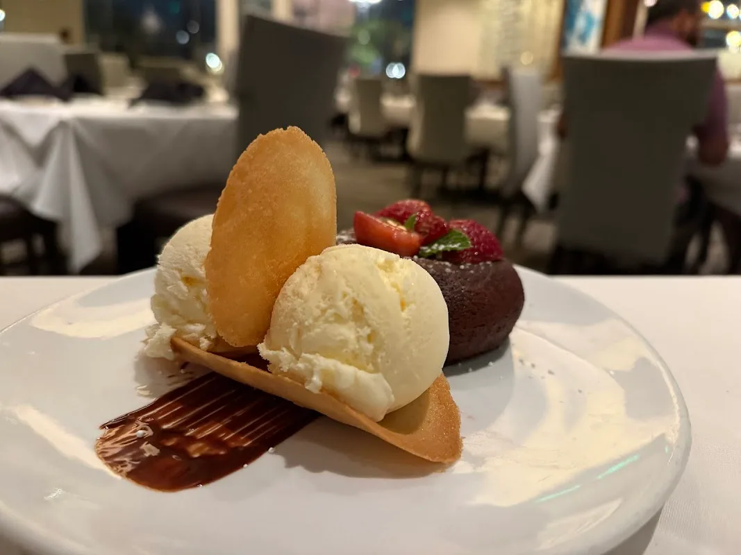 Fleming’s Prime Steakhouse & Wine Bar 4