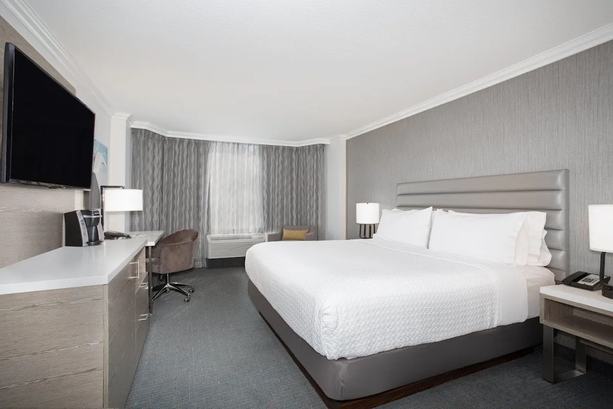 Crowne Plaza Costa Mesa Orange County by IHG 2