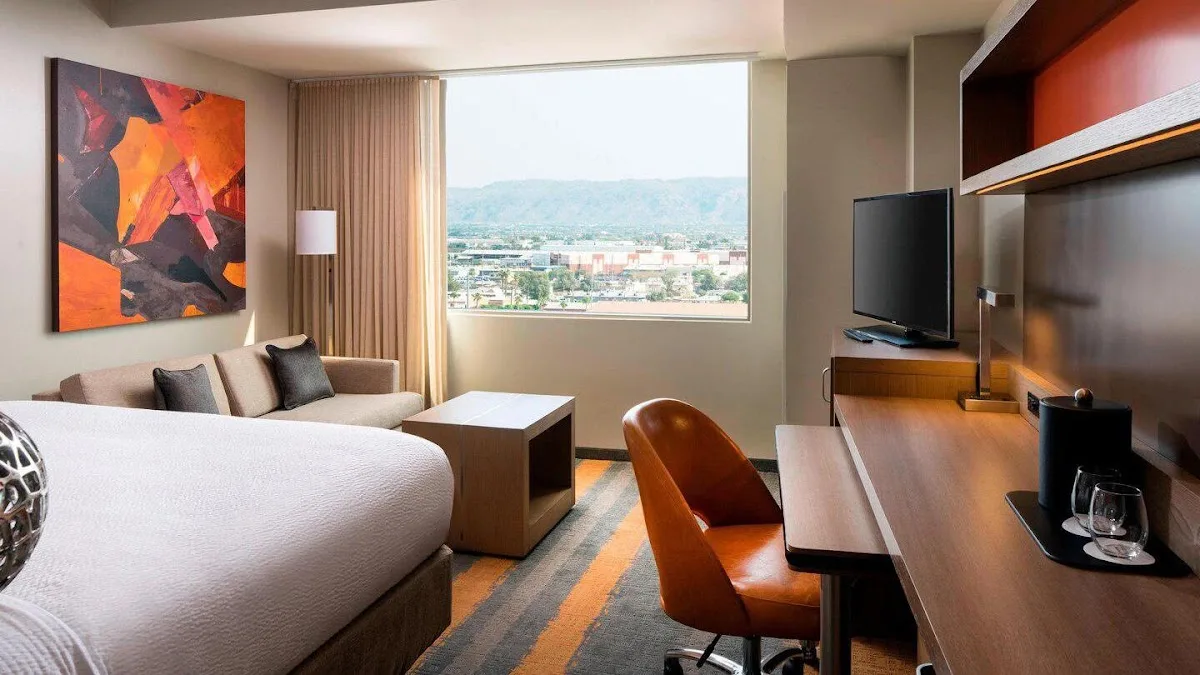 Courtyard by Marriott Phoenix Downtown 2