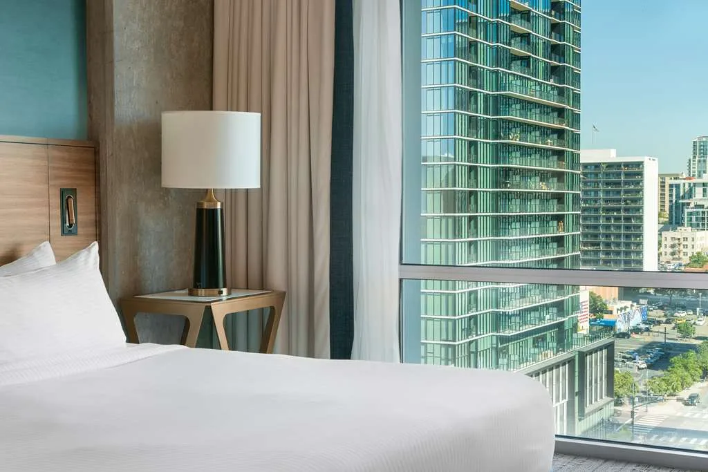 Carte Hotel San Diego Downtown, Curio Collection by Hilton 3