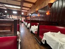 Hollywood’s oldest eatery with classic design
