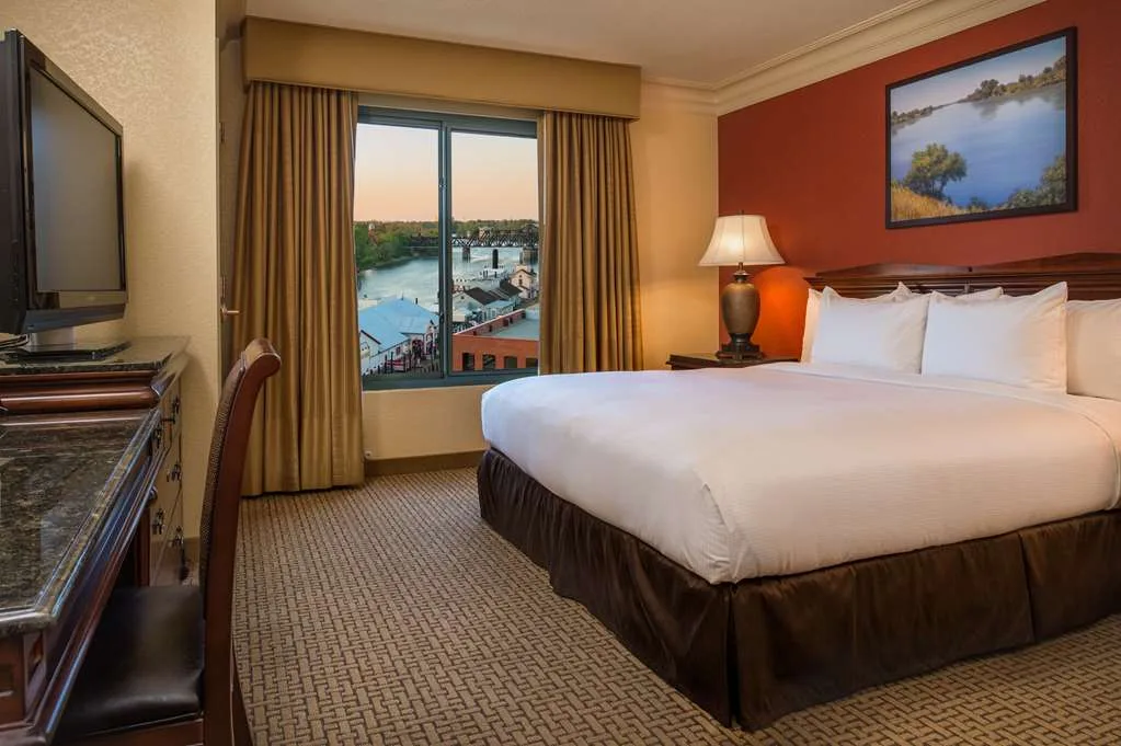 Embassy Suites by Hilton Sacramento Riverfront Promenade 3