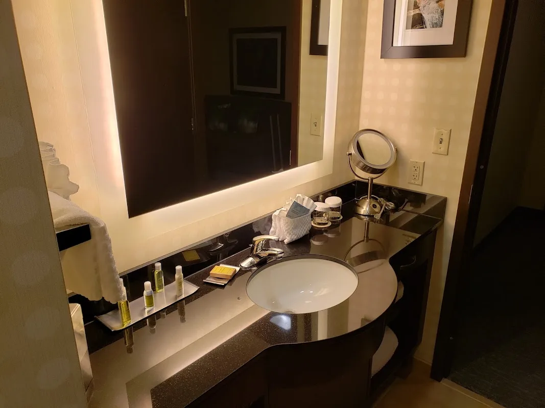 DoubleTree Suites by Hilton Hotel Bentonville 4