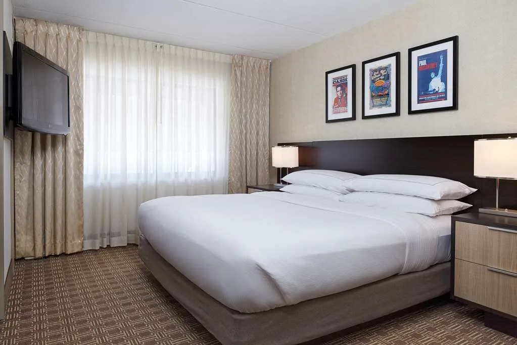 DoubleTree Suites by Hilton Hotel Nashville Airport 3