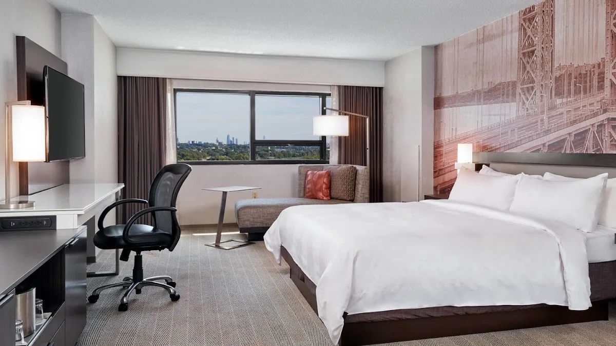 Teaneck Marriott at Glenpointe 2
