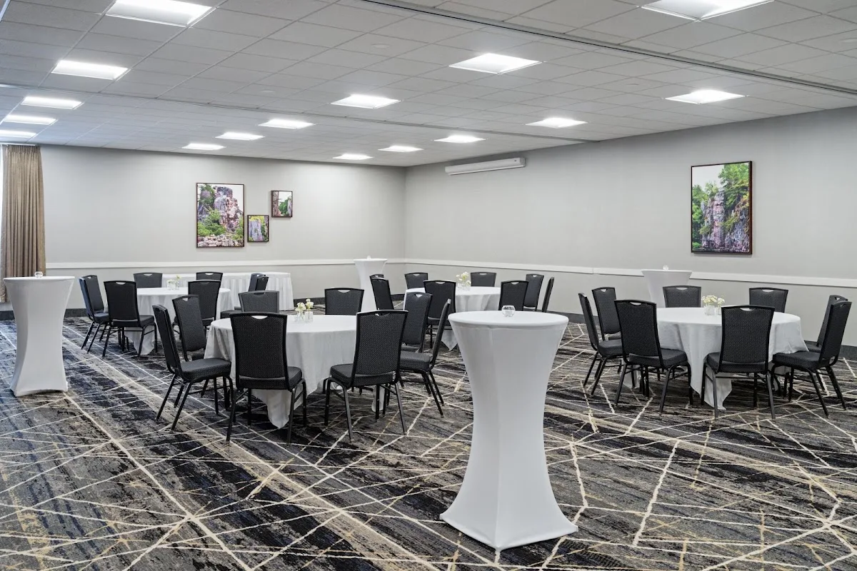 Holiday Inn Sioux Falls-City Centre 5