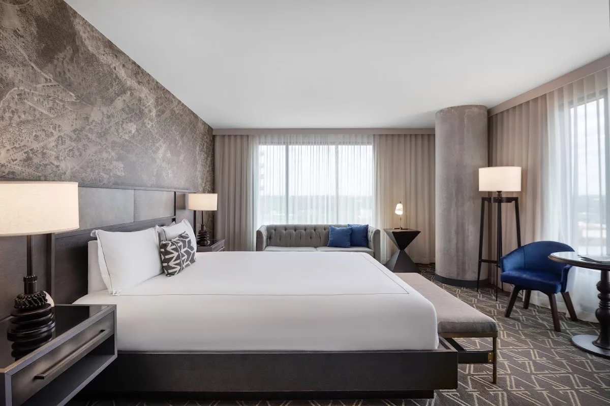 Hotel Van Zandt 3