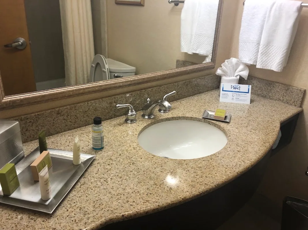 Hilton North Raleigh/Midtown 4