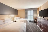 Contemporary all-suite layout