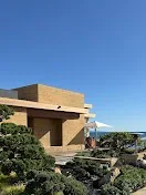 Beachfront dining with ocean views