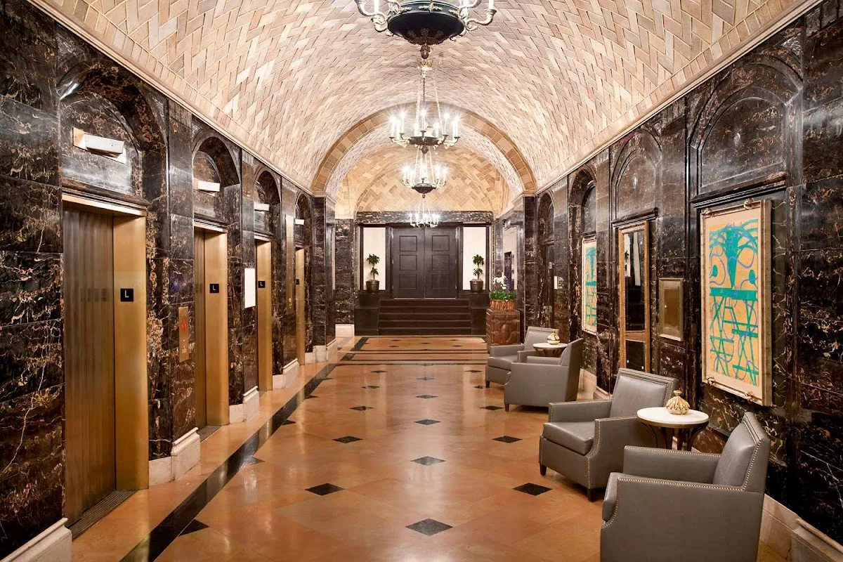 Hilton New Orleans/St. Charles Avenue 5
