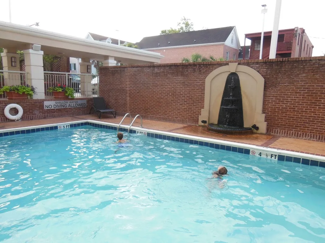 Courtyard by Marriott Charleston Historic District 4