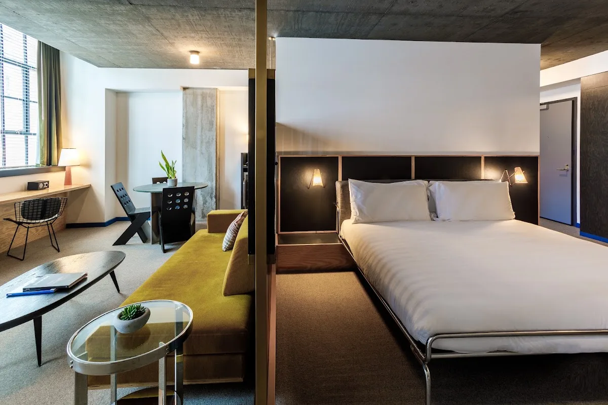 The Emily Hotel 4