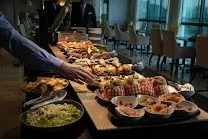 Multiple dining options and a notable Club Lounge