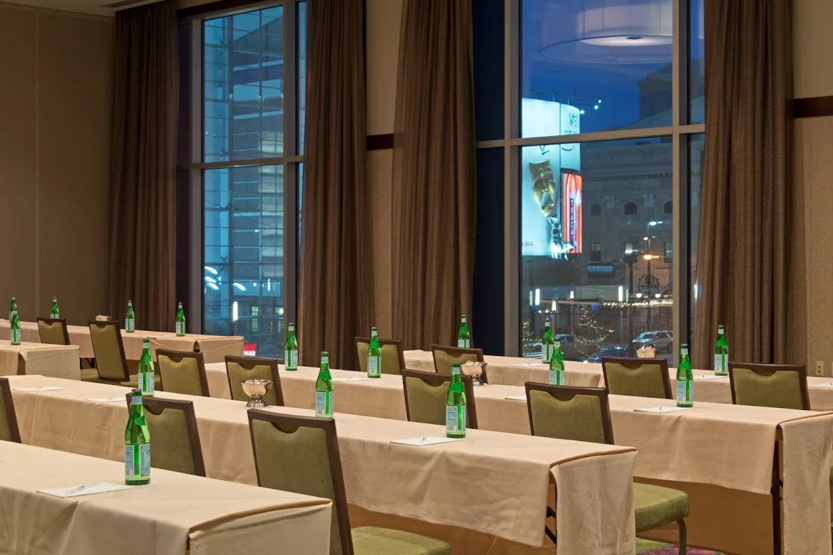 Embassy Suites by Hilton Denver Downtown Convention Center 5