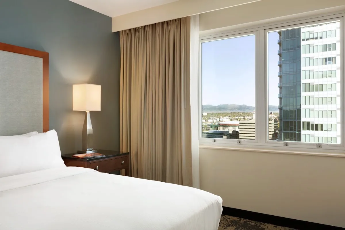 Embassy Suites by Hilton Denver Downtown Convention Center 2