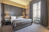 Quiet, well-appointed rooms with air conditioning