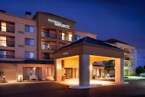 Close to major business and shopping hubs