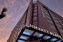 Walking distance to Courthouse Metro station