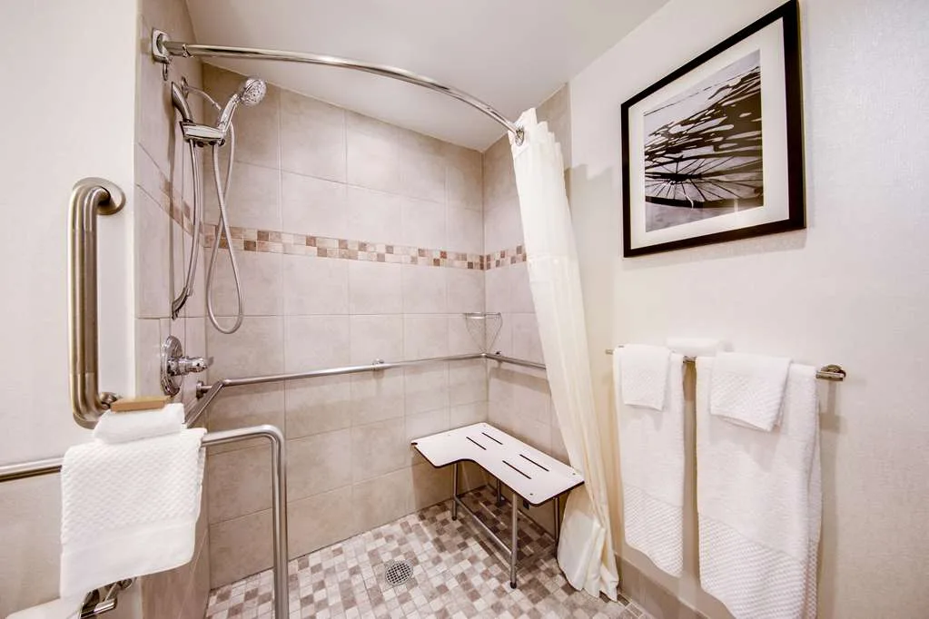 DoubleTree by Hilton Hotel & Suites Jersey City 4