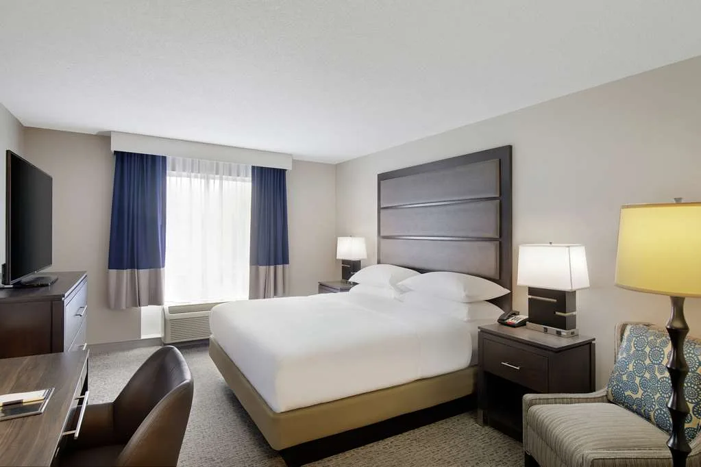 DoubleTree by Hilton Richmond Airport 2
