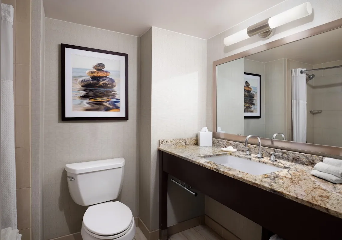 Sonesta Redondo Beach & Marina 4