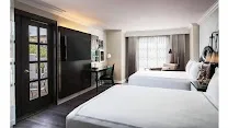 Central location near historic sites and shopping
