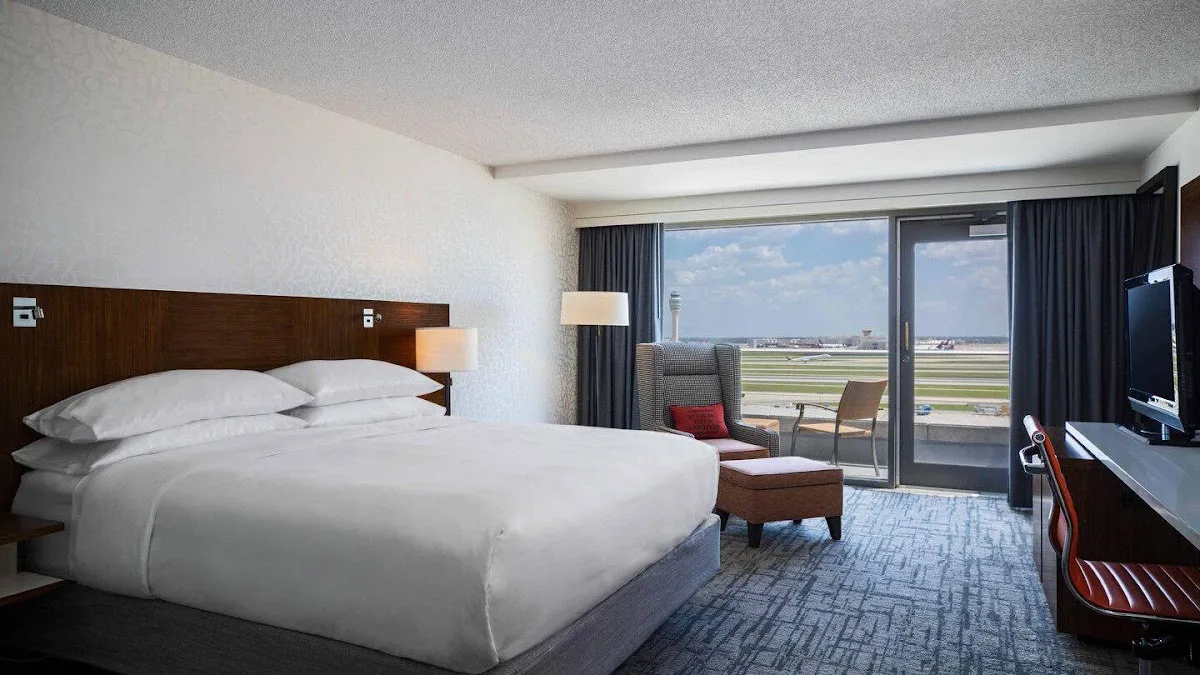 Renaissance Concourse Atlanta Airport Hotel 2