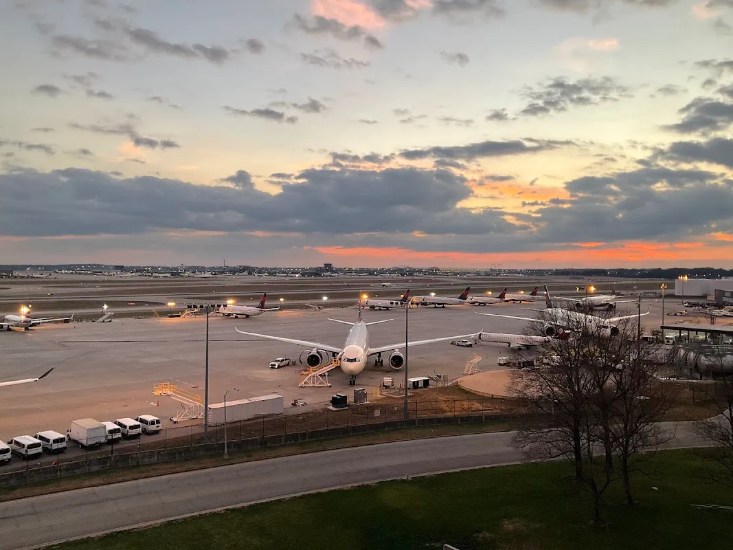 Renaissance Concourse Atlanta Airport Hotel 5
