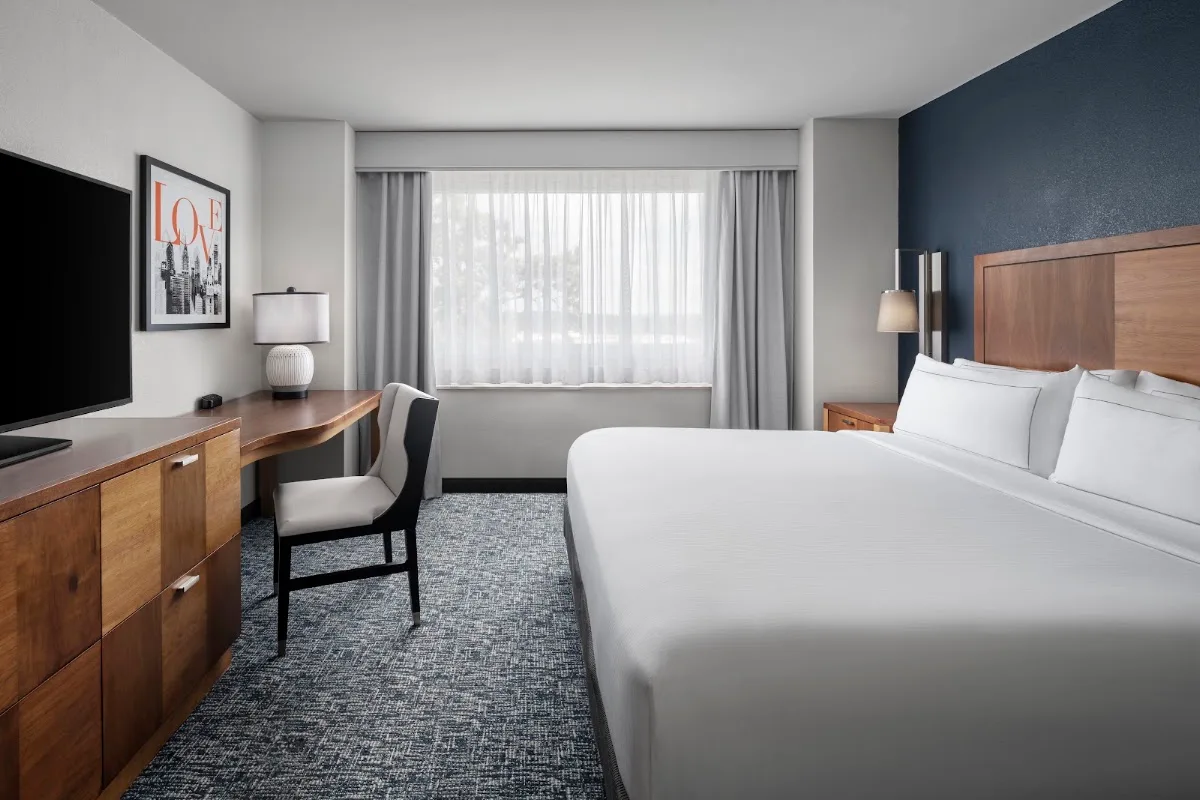 the Alloy King of Prussia - a DoubleTree by Hilton 2