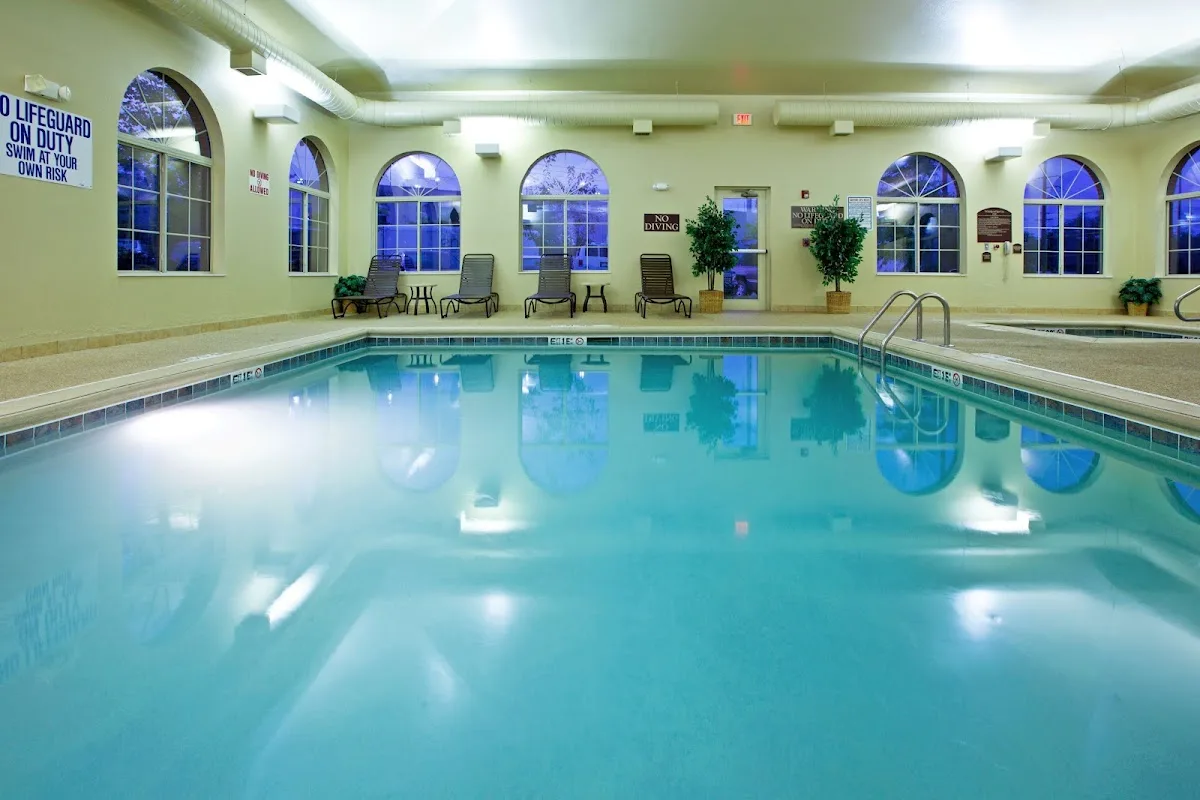 Holiday Inn Express & Suites Lexington-Downtown/University by IHG 3
