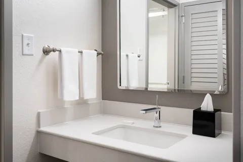 Courtyard by Marriott Tampa Westshore/Airport 5
