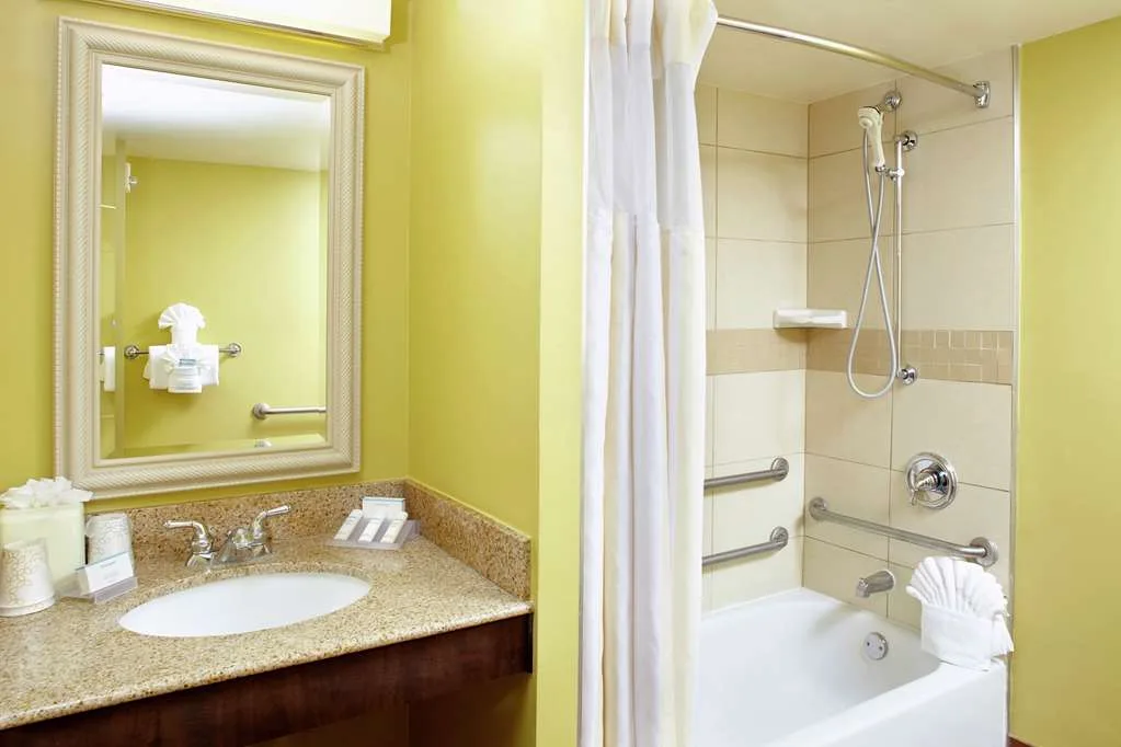 Hilton Garden Inn Tampa East/Brandon 4