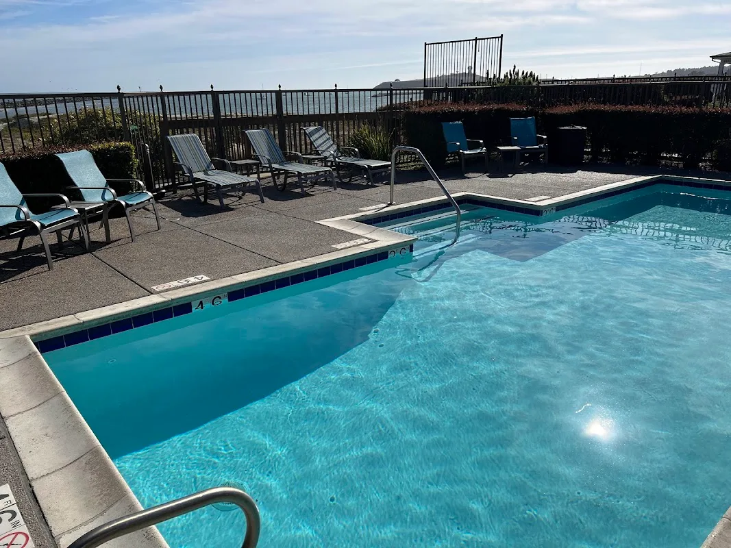 Beach House Hotel 3