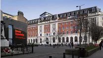 Central Leeds Location Near City Amenities