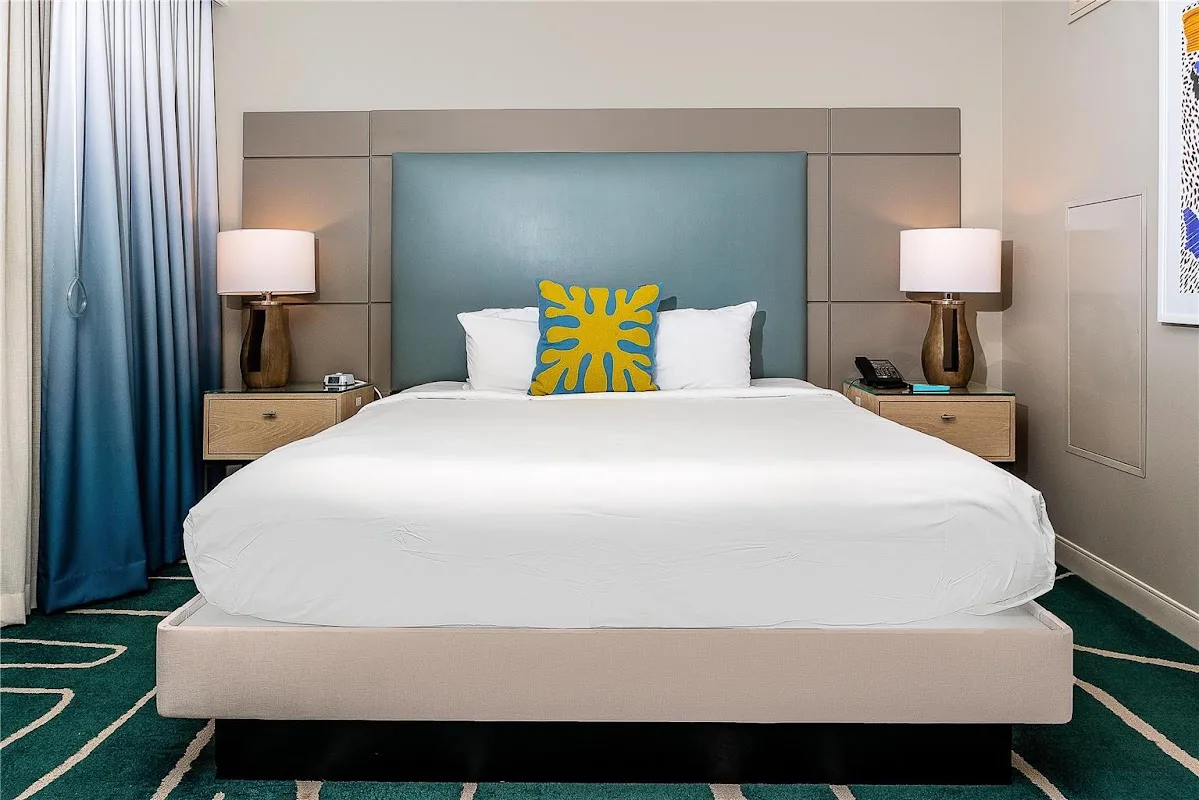 Embassy Suites by Hilton San Diego Bay Downtown 2