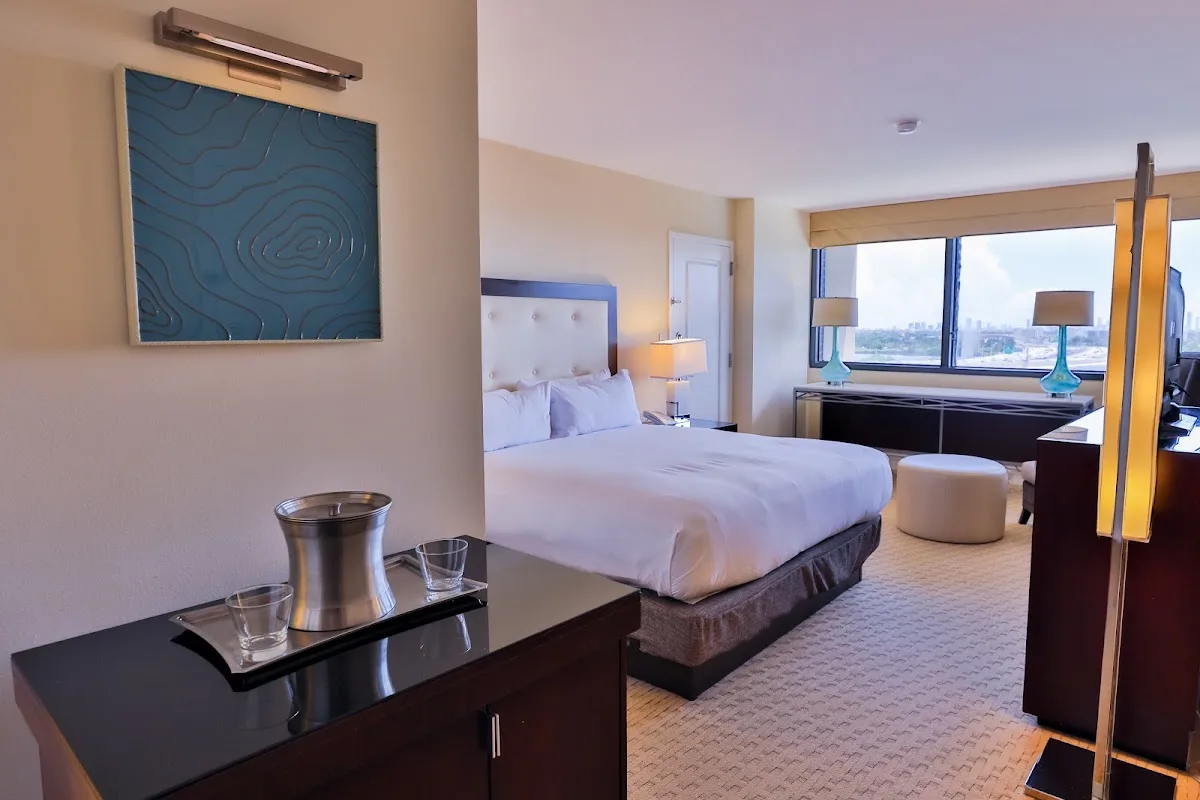 Hilton Miami Airport Blue Lagoon 2