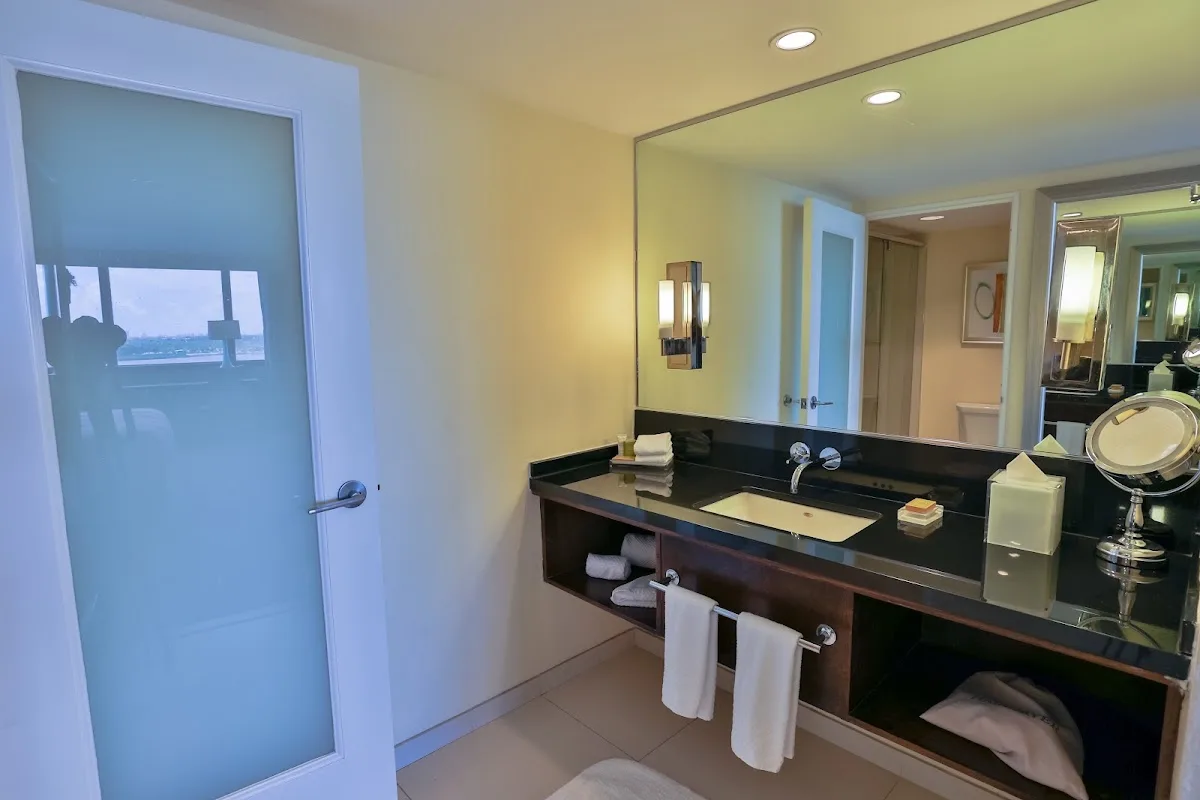 Hilton Miami Airport Blue Lagoon 4