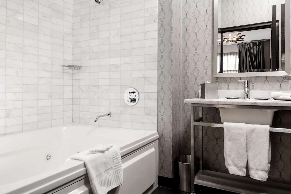 The Allegro Royal Sonesta Hotel Chicago Loop 3