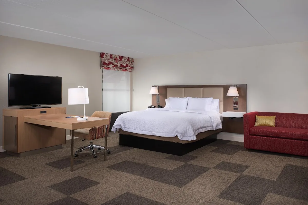 Hampton Inn & Suites Phoenix/Scottsdale on Shea Boulevard 3