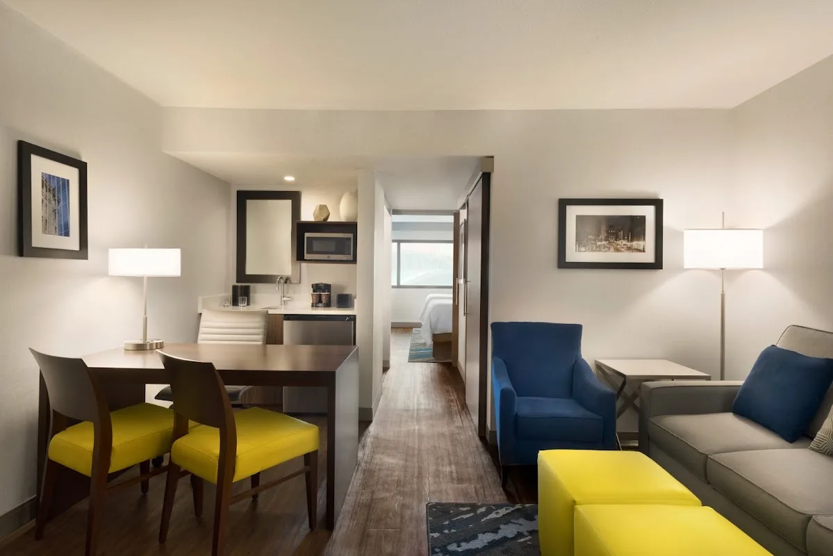 Embassy Suites by Hilton Indianapolis Downtown 5