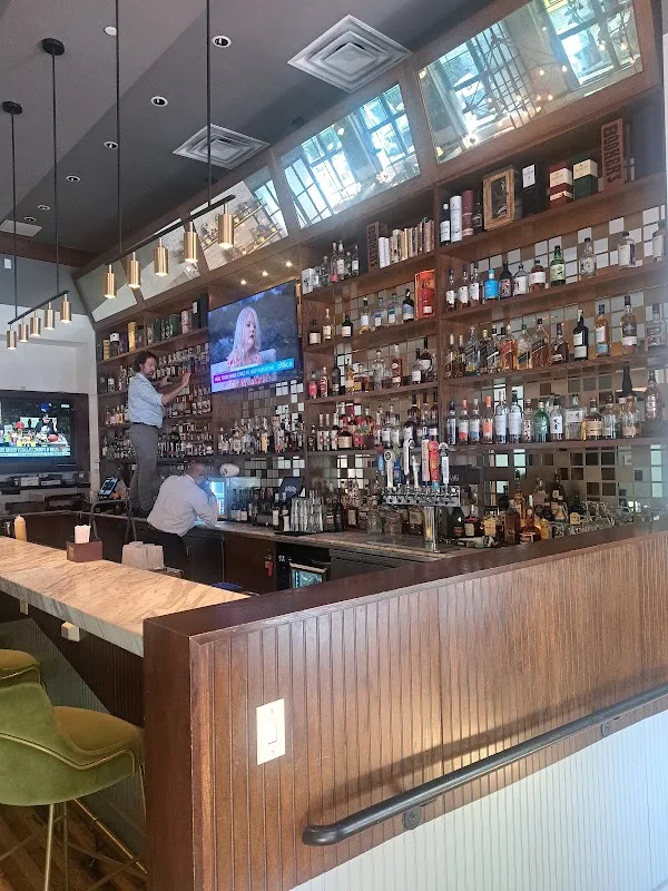Rowdy Tiger Whiskey Bar & Kitchen 4