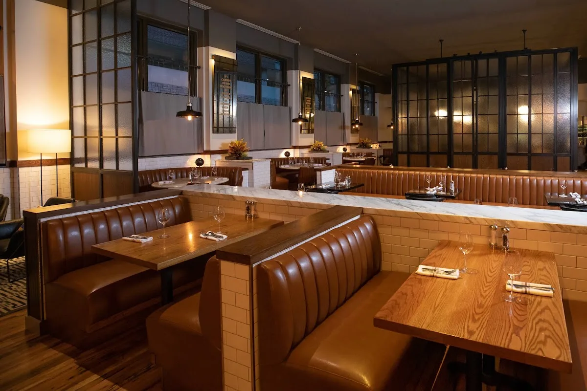 Rowdy Tiger Whiskey Bar & Kitchen 2