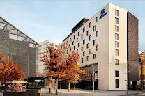 Connected to London’s business hubs