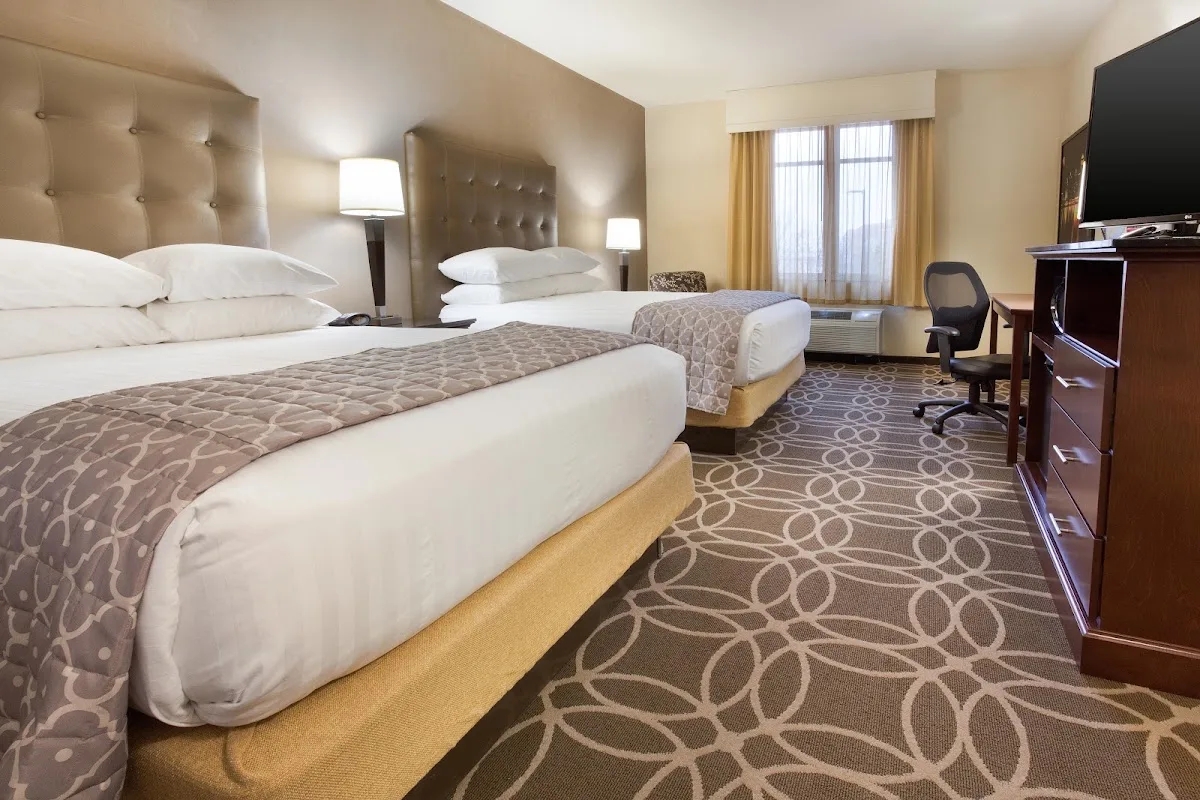 Drury Inn & Suites Louisville North 2