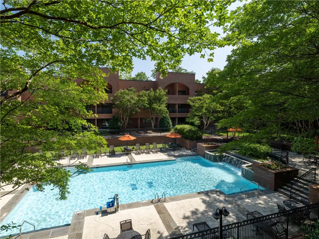 DoubleTree Suites by Hilton Hotel Charlotte - SouthPark 3
