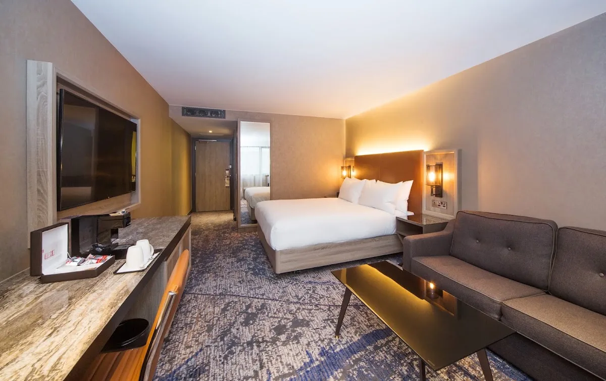 DoubleTree by Hilton London Kingston Upon Thames 2